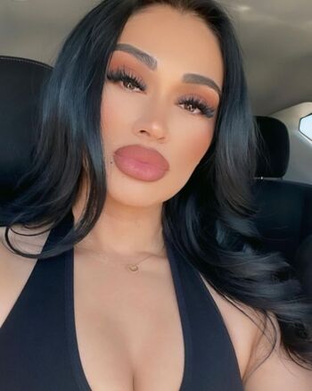 Full leaked Glamariz private onlyfans photo