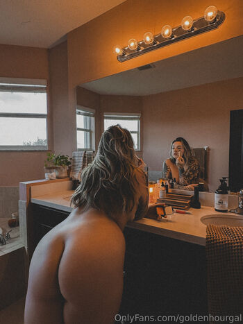 Full leaked Goldenhourgal page private onlyfans photo