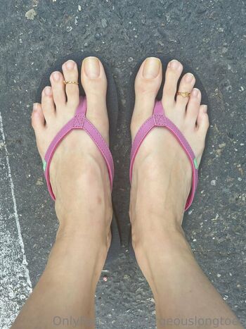 Gorgeouslongtoes