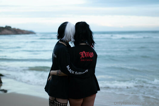 Goth.anime.girlfriend