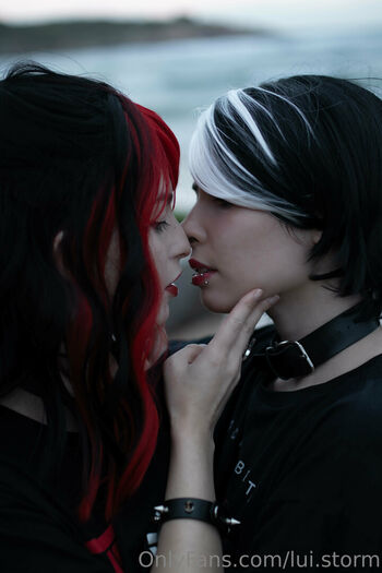 Goth.anime.girlfriend