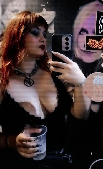 Full leaked Graveyard bitch private onlyfans photo