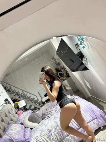 Full leaked Gummies or saralia private onlyfans photo