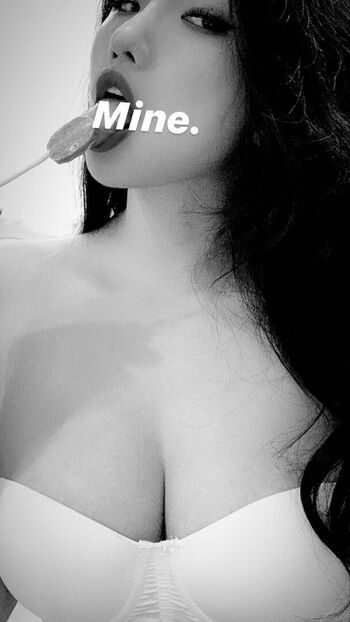 Full leaked Ha my duyen page private onlyfans photo