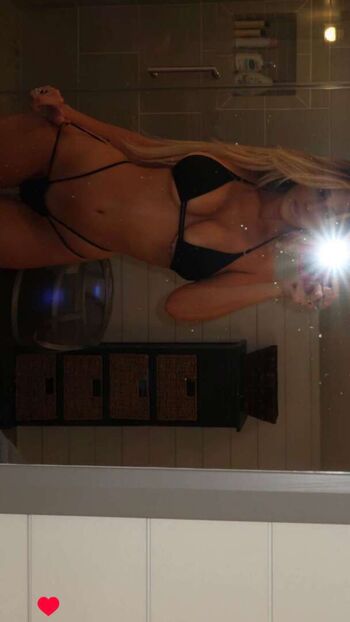 hadelinemope / Maddie Hope