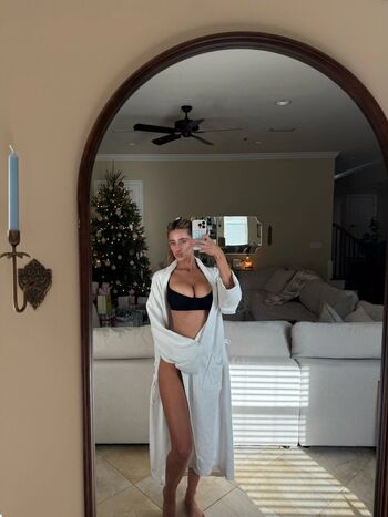 hadelinemope / Maddie Hope