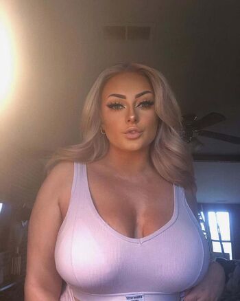 Full leaked Hailey brown  page private onlyfans photo