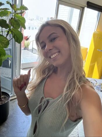 Hailey Welch (Hawk Tuhh Girl