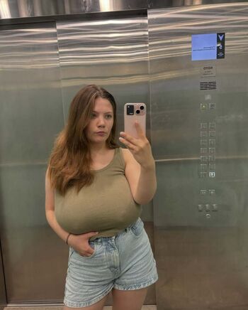 Full leaked Hazievay page private onlyfans photo