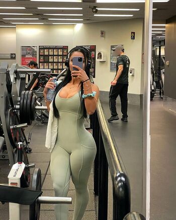 Full leaked Helinkenzi private onlyfans photo