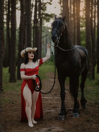 Hillary La Calentana