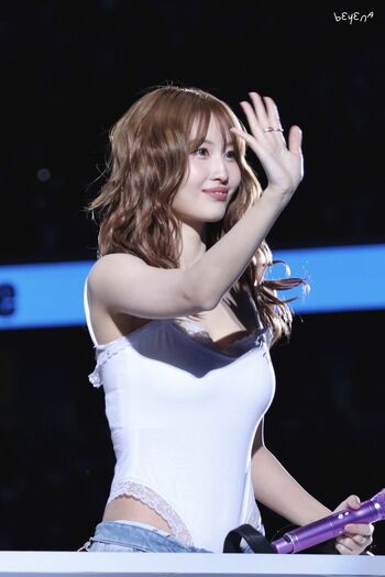 Hirai Momo