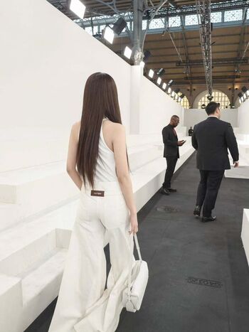 Hong Eunchae 홍은채