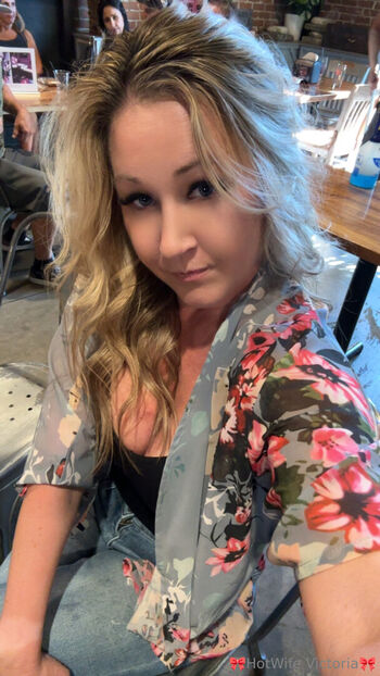 hot_wife_victoria