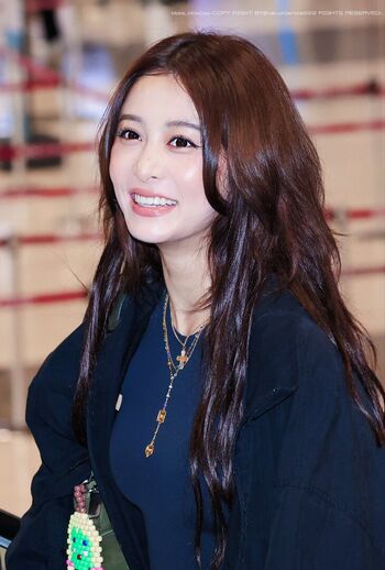 Huh Yunjin 허윤진