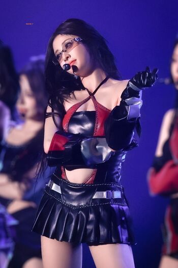 Huh Yunjin 허윤진