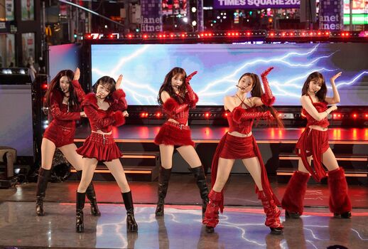 Huh Yunjin 허윤진