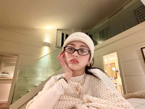 Huh Yunjin 허윤진