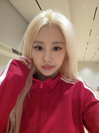 Huh Yunjin 허윤진