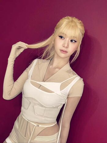 Huh Yunjin 허윤진