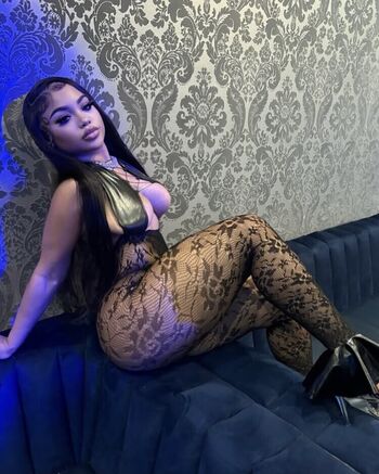 Full leaked Iamskylarmarie private onlyfans photo