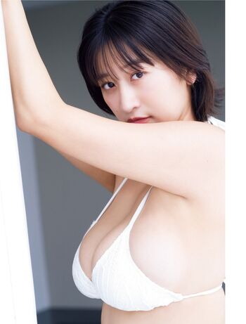 Ina Enohara 榎原依那