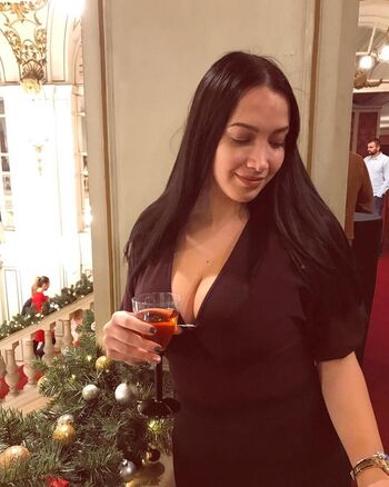 Full leaked Iunia feurdean page private onlyfans photo