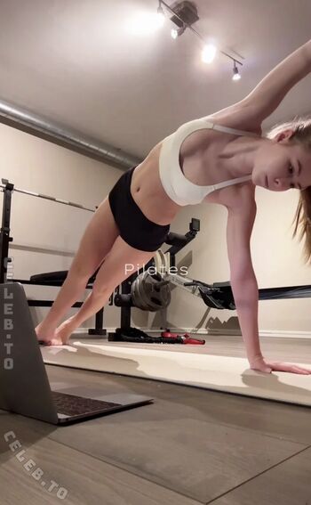 Full leaked Izaandelle private onlyfans photo