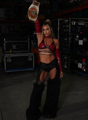 Full leaked Izzi dame page private onlyfans photo