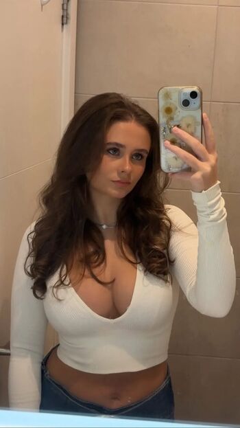 Full leaked Izzy davies private onlyfans photo