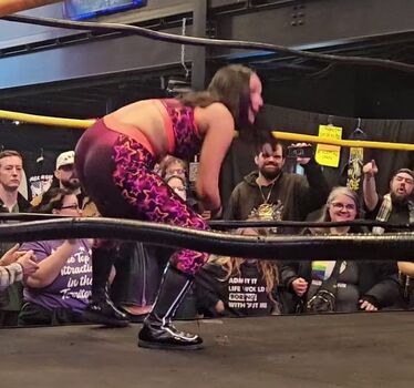 Izzy Moreno / ItsIzzyMania