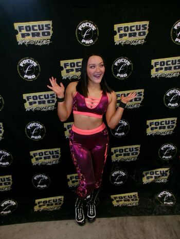 Izzy Moreno / ItsIzzyMania