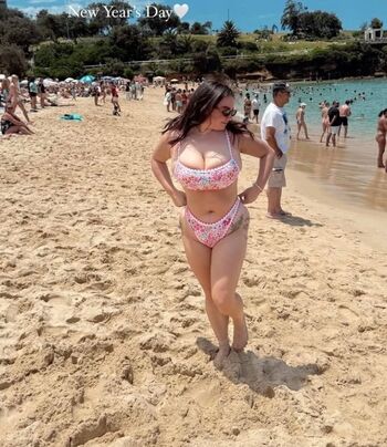 Full leaked Izzylareina private onlyfans photo