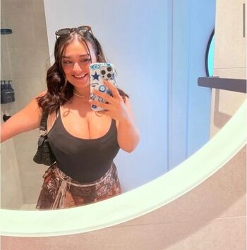 Full leaked Izzylareina private onlyfans photo