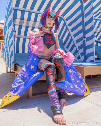 _izzys_1014_cosplay_