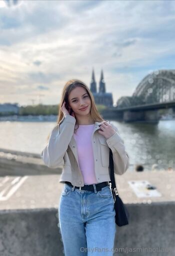 jasminhotlady
