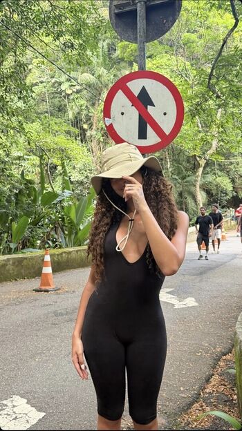 Full leaked Hellen/ private onlyfans photo