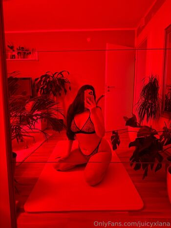 juicyxlana