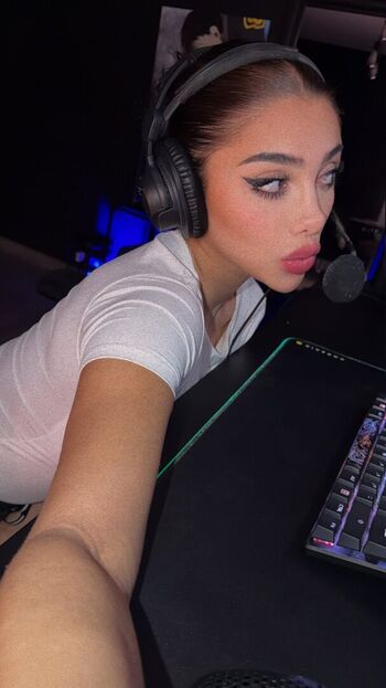 Full leaked Julia bayonetta  page private onlyfans photo