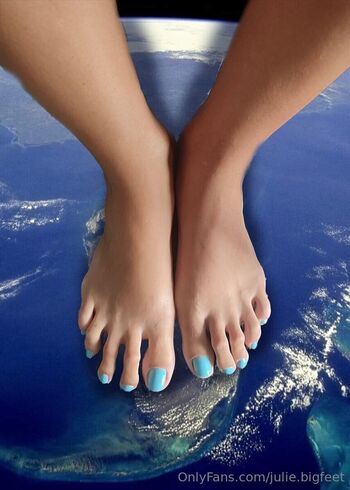 julie.bigfeet