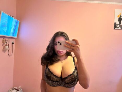 Full leaked Justthannaa private onlyfans photo