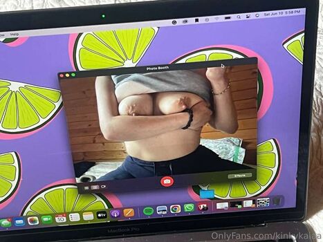 Full leaked Emily barbie/ private onlyfans photo