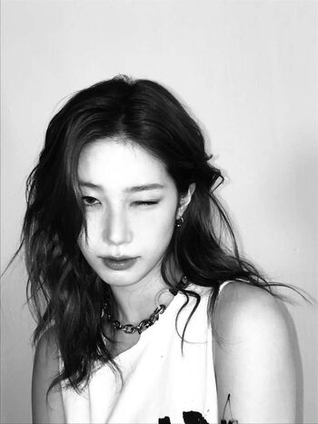 Kazuha Nakamura 中村 一葉