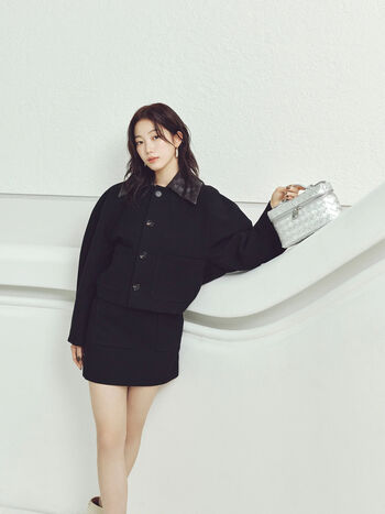 Kazuha Nakamura 中村 一葉