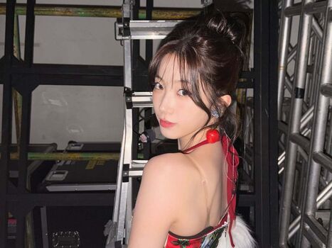 Kazuha Nakamura 中村 一葉