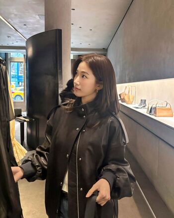 Kazuha Nakamura 中村 一葉