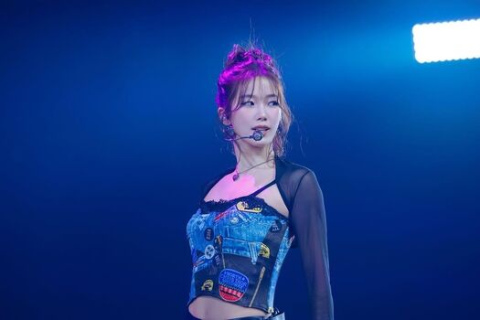 Kazuha Nakamura 中村 一葉 | LESSERAFIM