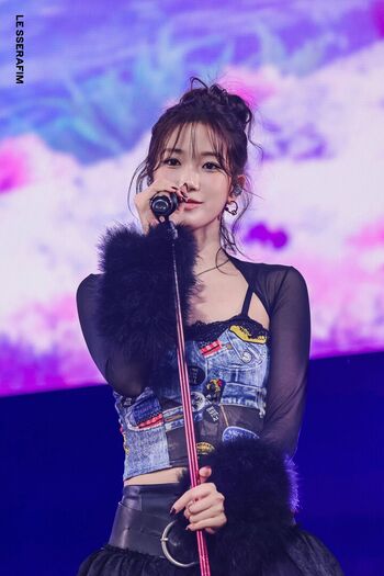 Kazuha Nakamura 中村 一葉 | LESSERAFIM