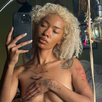 Full leaked Kharmaschild private onlyfans photo