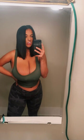 Full leaked Kiara w private onlyfans photo